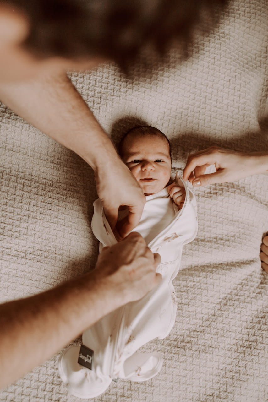 Sleepee, otulacz antykolkowy  FIRST STEP z czapeczką  Bohemian Sand Sleepee, otulacz antykolkowy  FIRST STEP z czapeczką  Bohemian Sand