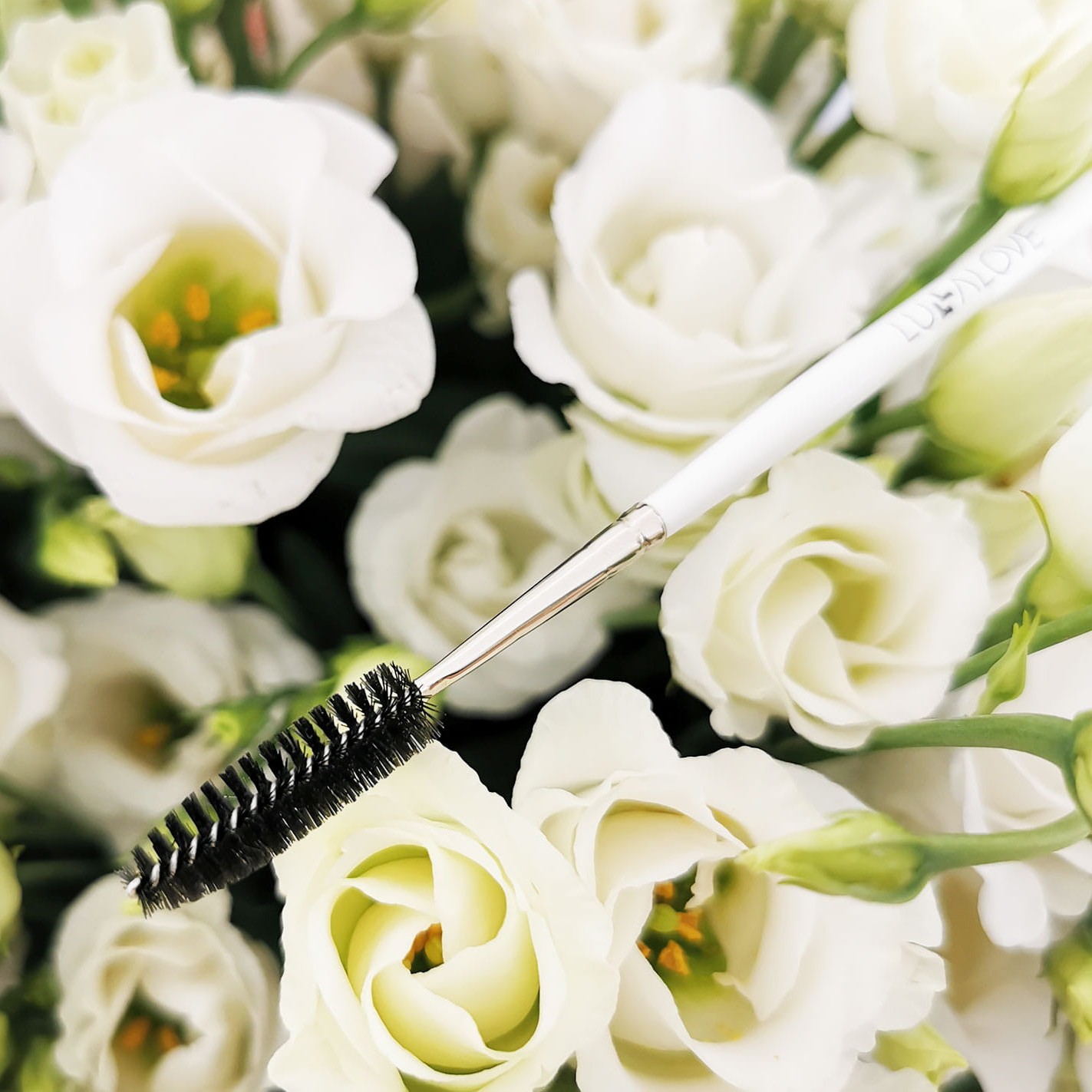 Lullalove, Szczoteczka do olejowania brwi i rzęs.