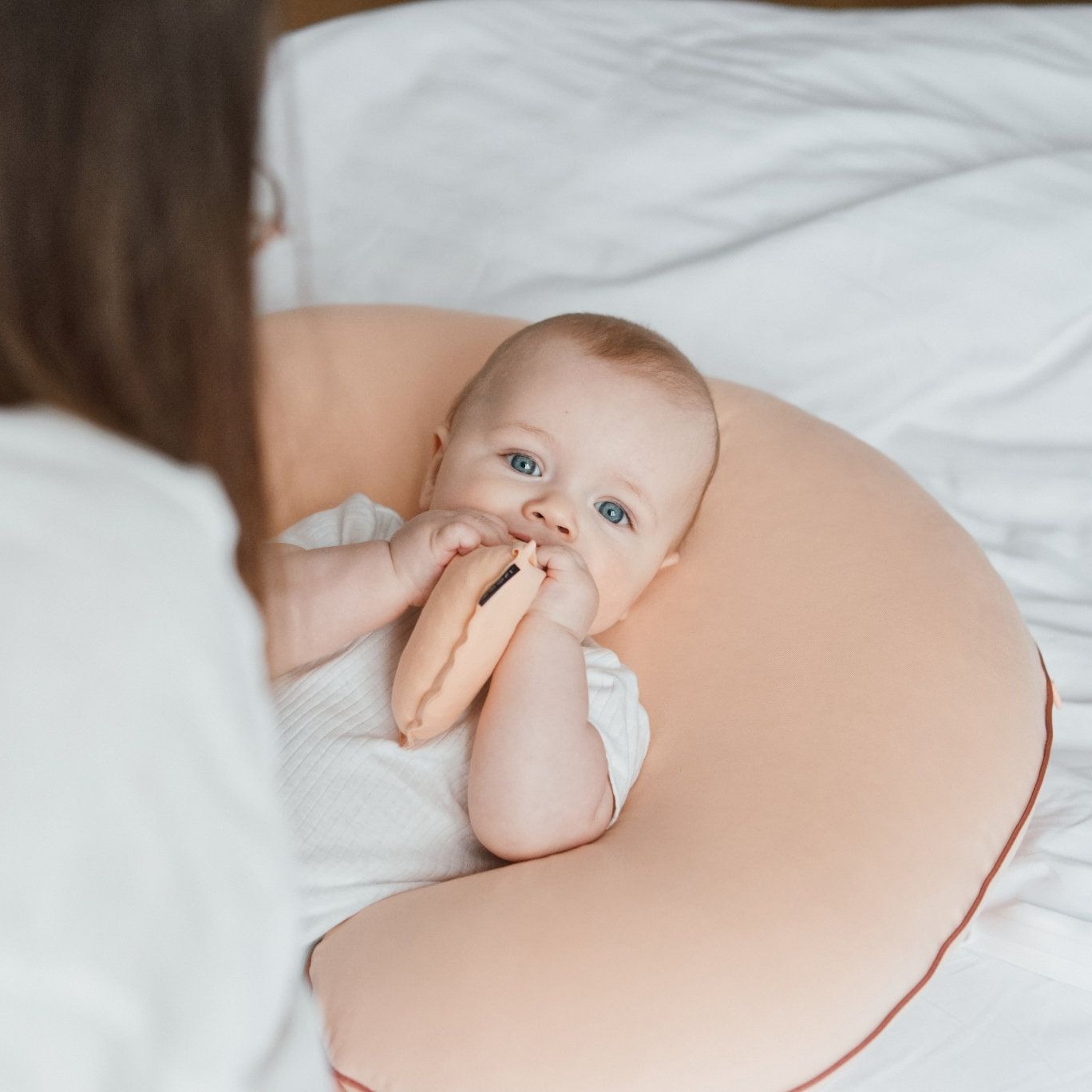 Poofi, Poduszka do karmienia Organic - morela Poofi, Poduszka do karmienia Organic - morela