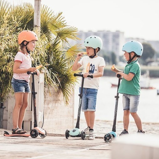 SCOOTANDRIDE Highwaykick 3 LED Hulajnoga składana ze świecącymi kółkami 3+ Kiwi SCOOTANDRIDE Highwaykick 3 LED Hulajnoga składana ze świecącymi kółkami 3+ Kiwi