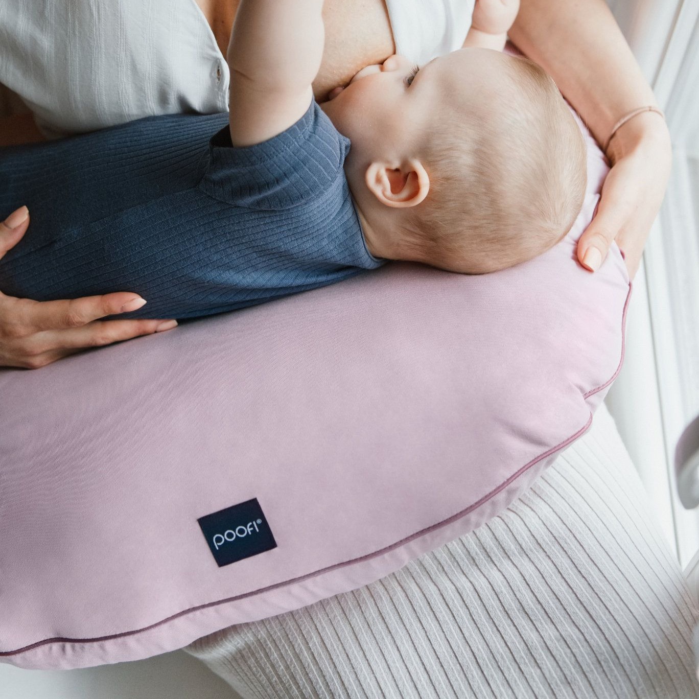 Poofi, Poduszka do karmienia Organic - piwonia Poofi, Poduszka do karmienia Organic - piwonia