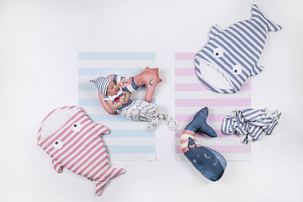 Baby Bites, Poduszka do karmienia Sea Horse 55 x 35 cm Pink Baby Bites, Poduszka do karmienia Sea Horse 55 x 35 cm Pink