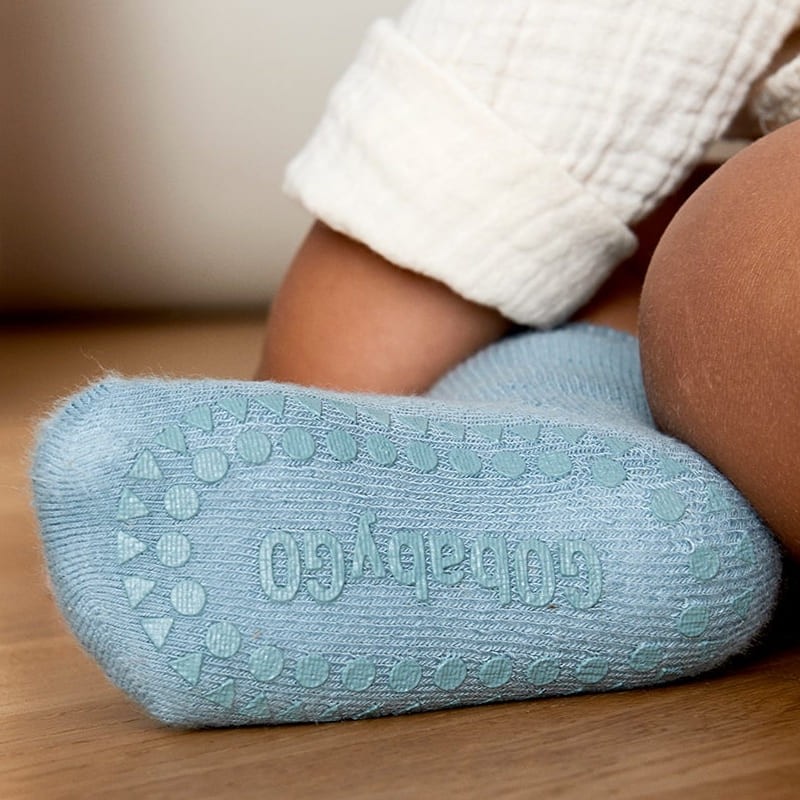 GoBabyGo, antypoślizgowe skarpetki do nauki chodzenia Dusty Blue 1-2 lat