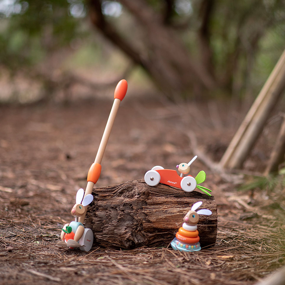 Janod, Układanka drewniana piramida wańka-wstańka Królik Janod, Układanka drewniana piramida wańka-wstańka Królik