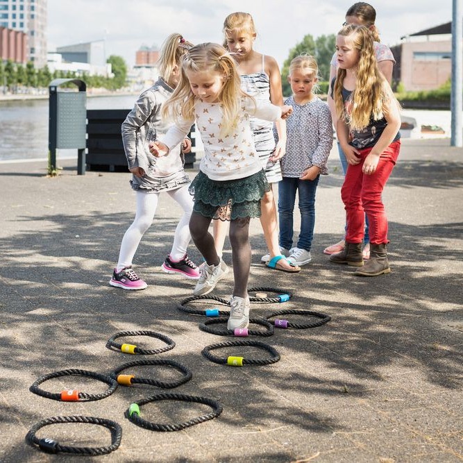 Hop Scotch - gra w klasy