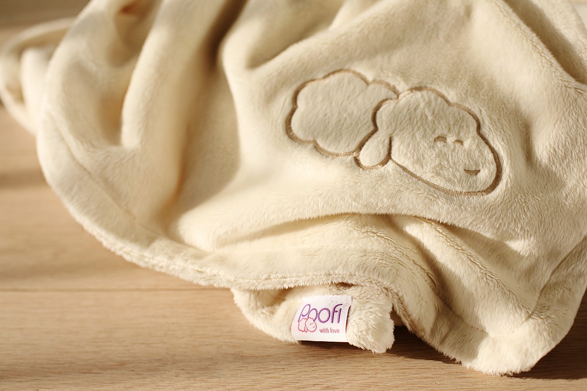 Poofi, mały mięsisty kocyk ecru