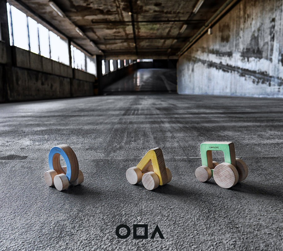Lullalove, ODA car trójkąt - drewniane autko Lullalove, ODA car trójkąt - drewniane autko