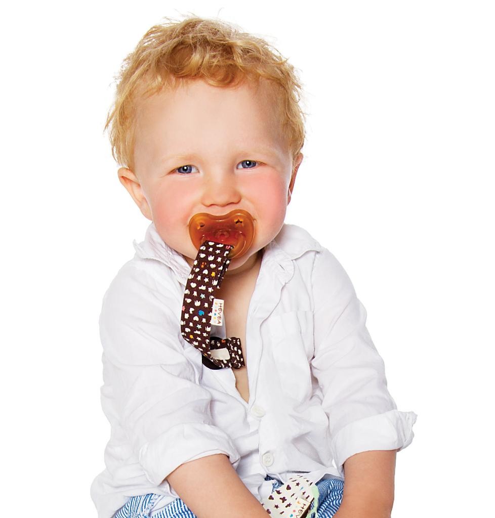 HEVEA, zawieszka do smoczka brązowy HEVEA, zawieszka do smoczka brązowy