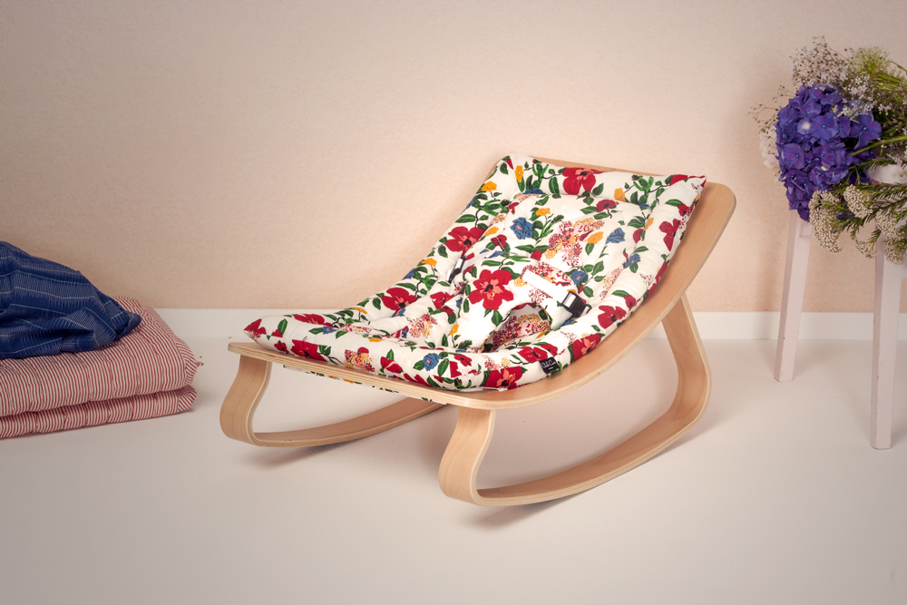 Charlie Crane, Leżaczek Levo buk Lucas du Tertre Hibiscus