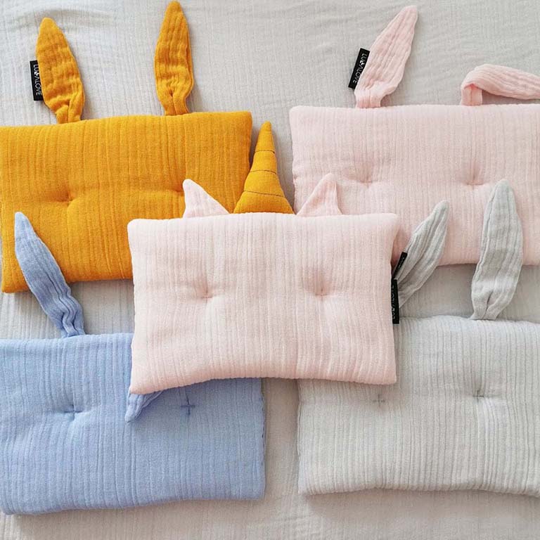 Lullalove, Poduszka jednorożec - różowy kwarc