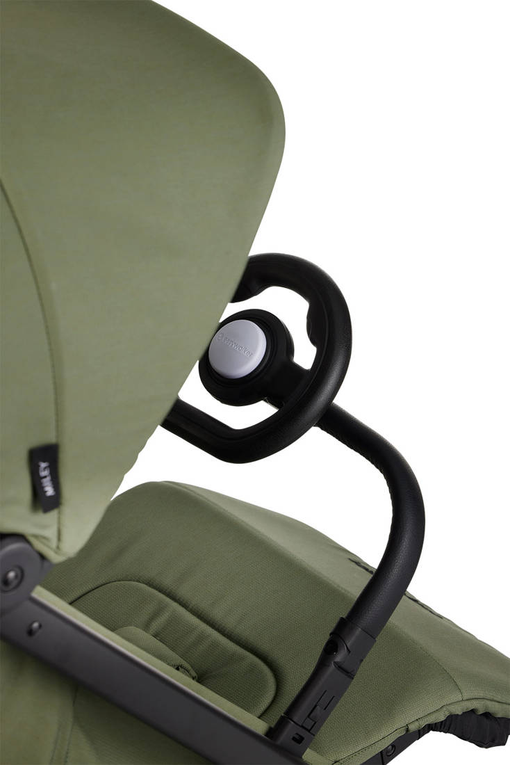 Easywalker, Miley² Kompaktowy wózek spacerowy z torbą transportową Sage Green Easywalker, Miley² Kompaktowy wózek spacerowy z torbą transportową Sage Green