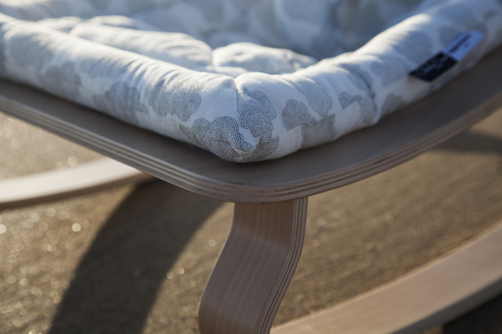 Charlie Crane, Leżaczek Levo buk Moumout Cloud