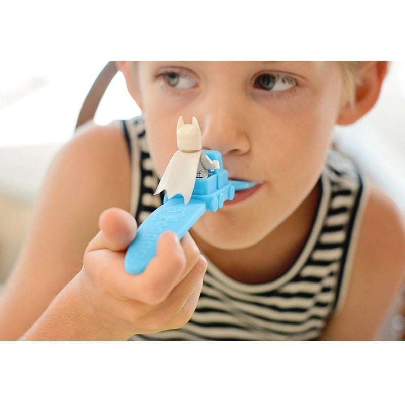 oogaa, Silikonowa łyżeczka do karmienia Blue Truck oogaa, Silikonowa łyżeczka do karmienia Blue Truck