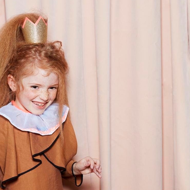 Meri meri, Kołnierz Shaker ruffle