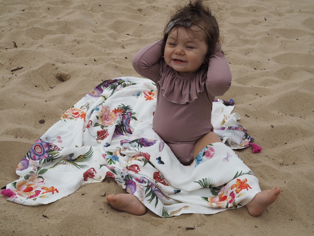 La Millou, Bambusowy Otulacz Mgiełka Fringe - King Size - Speedy Me Bright La Millou, Bambusowy Otulacz Mgiełka Fringe - King Size - Speedy Me Bright