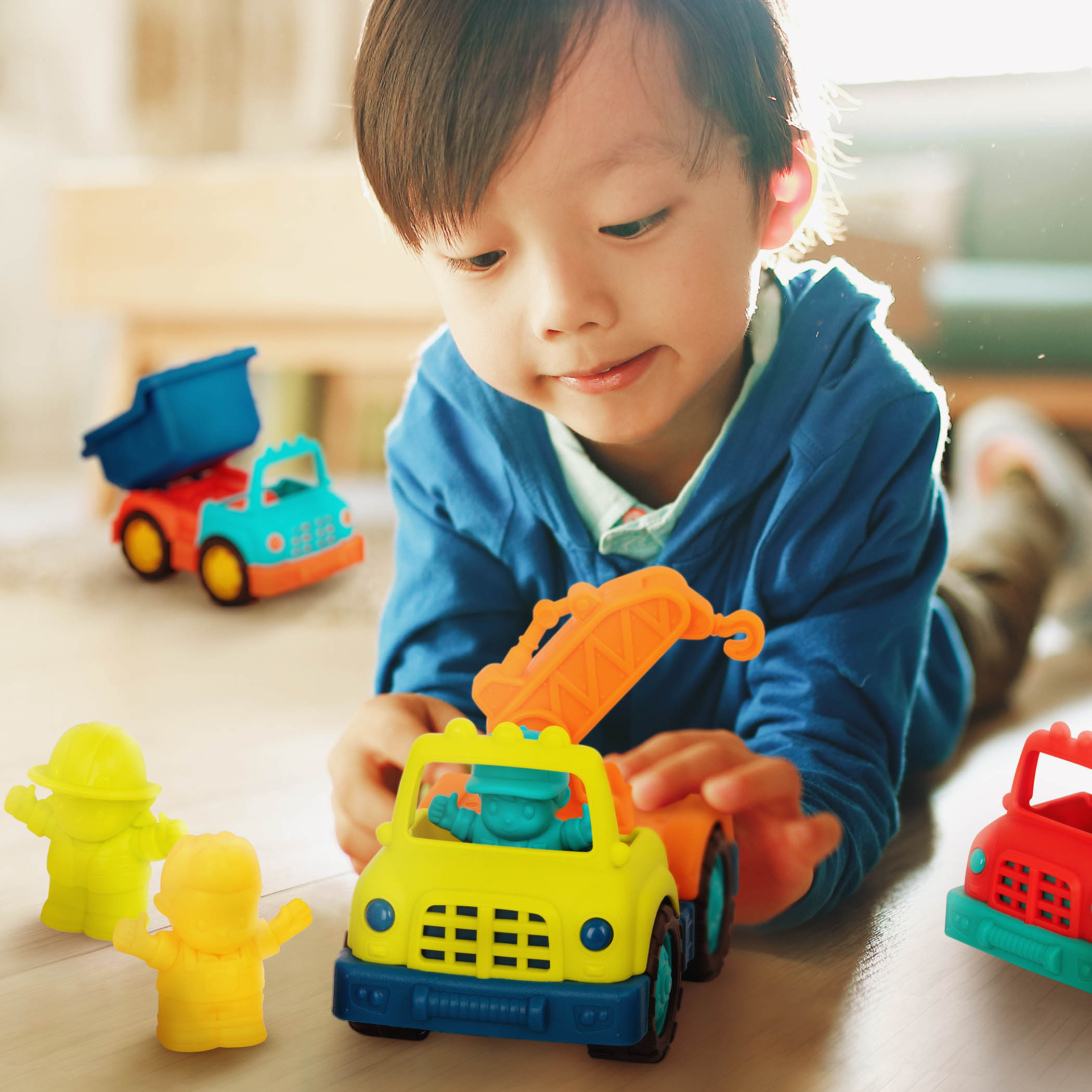 Btoys, Happy Cruisers – zestaw 3 samochodów budowlanych z figurkami kierowców Btoys, Happy Cruisers – zestaw 3 samochodów budowlanych z figurkami kierowców