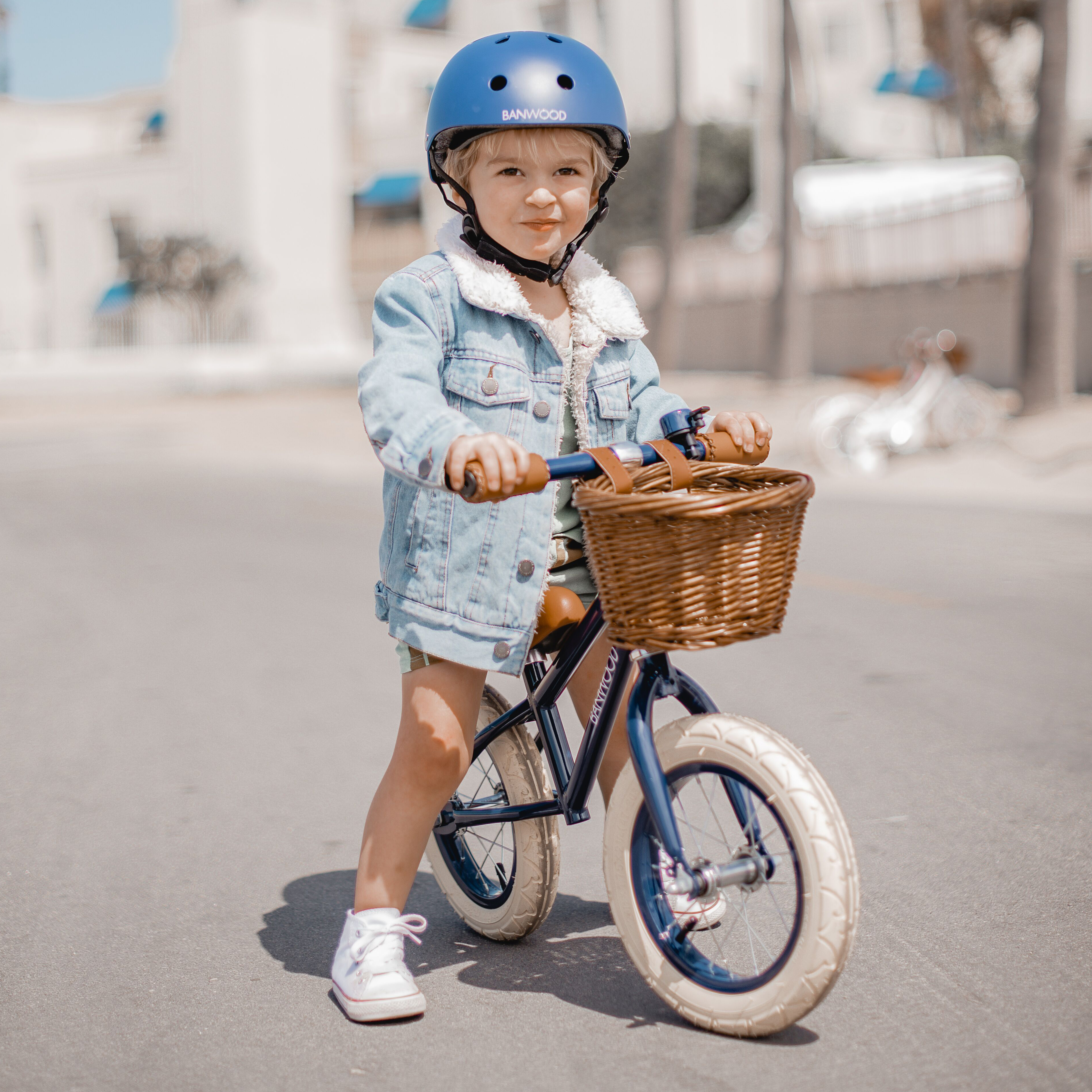 Banwood, dziecięcy kask rowerowy sky
