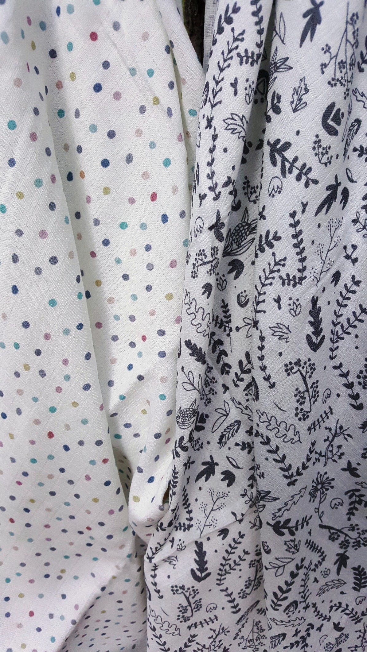 Muślinowo bambusowa pieluszka Botanic Dots White