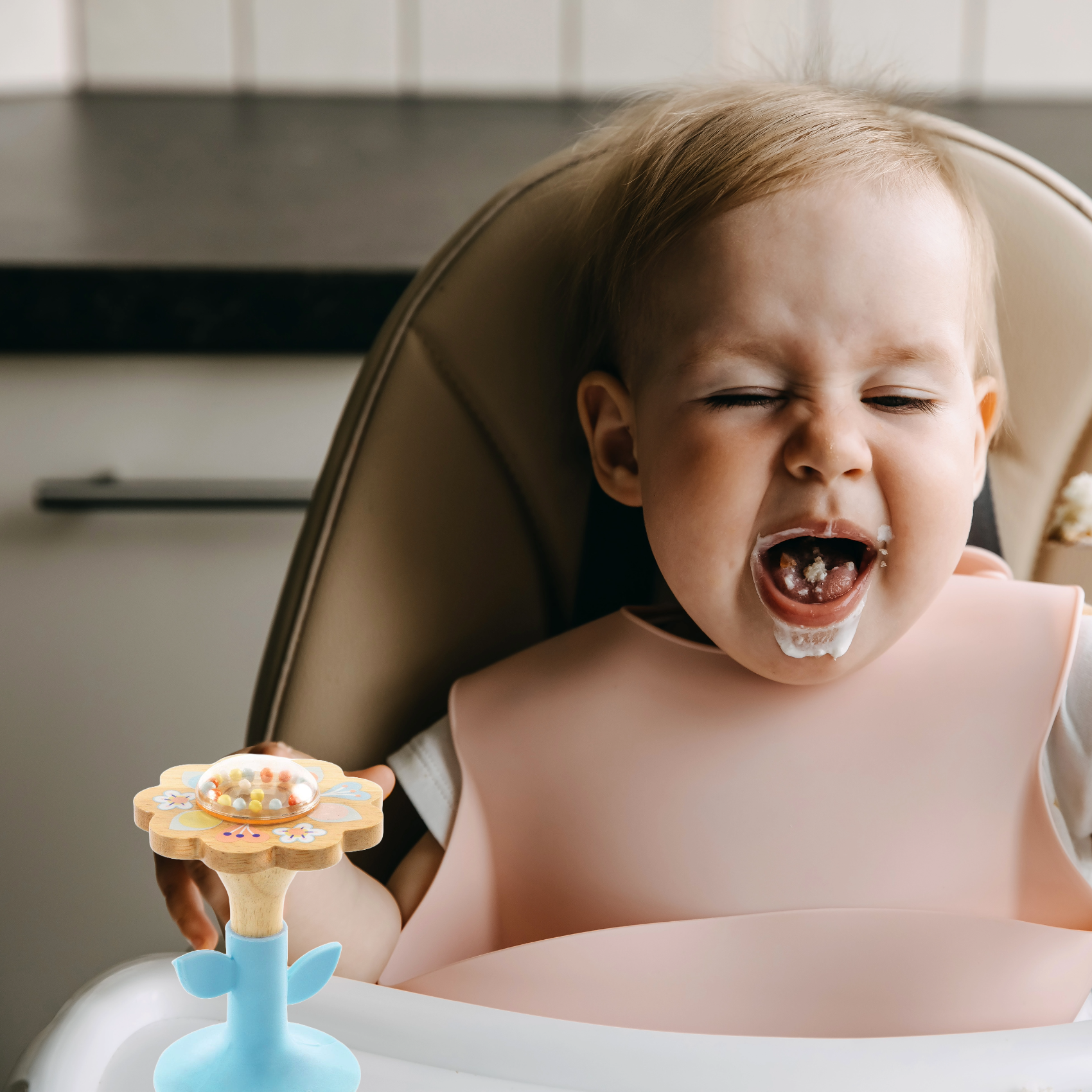 Djeco, Grzechotka kwiatek z przyssawką BabySwipi