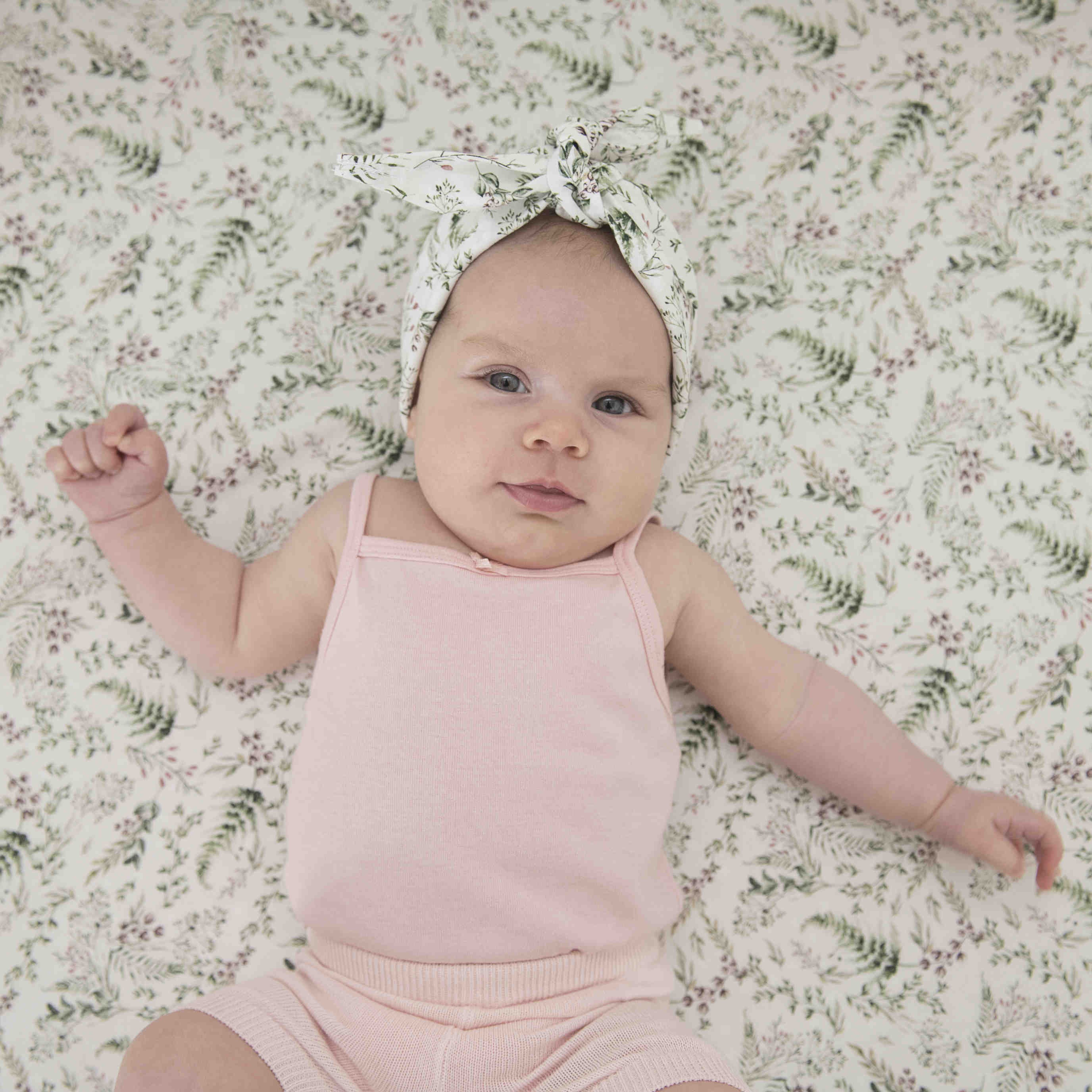 La Millou, By Małgorzata Rozenek - Majdan - Trójkątna Chustka - Lady White Peony La Millou, By Małgorzata Rozenek - Majdan - Trójkątna Chustka - Lady White Peony