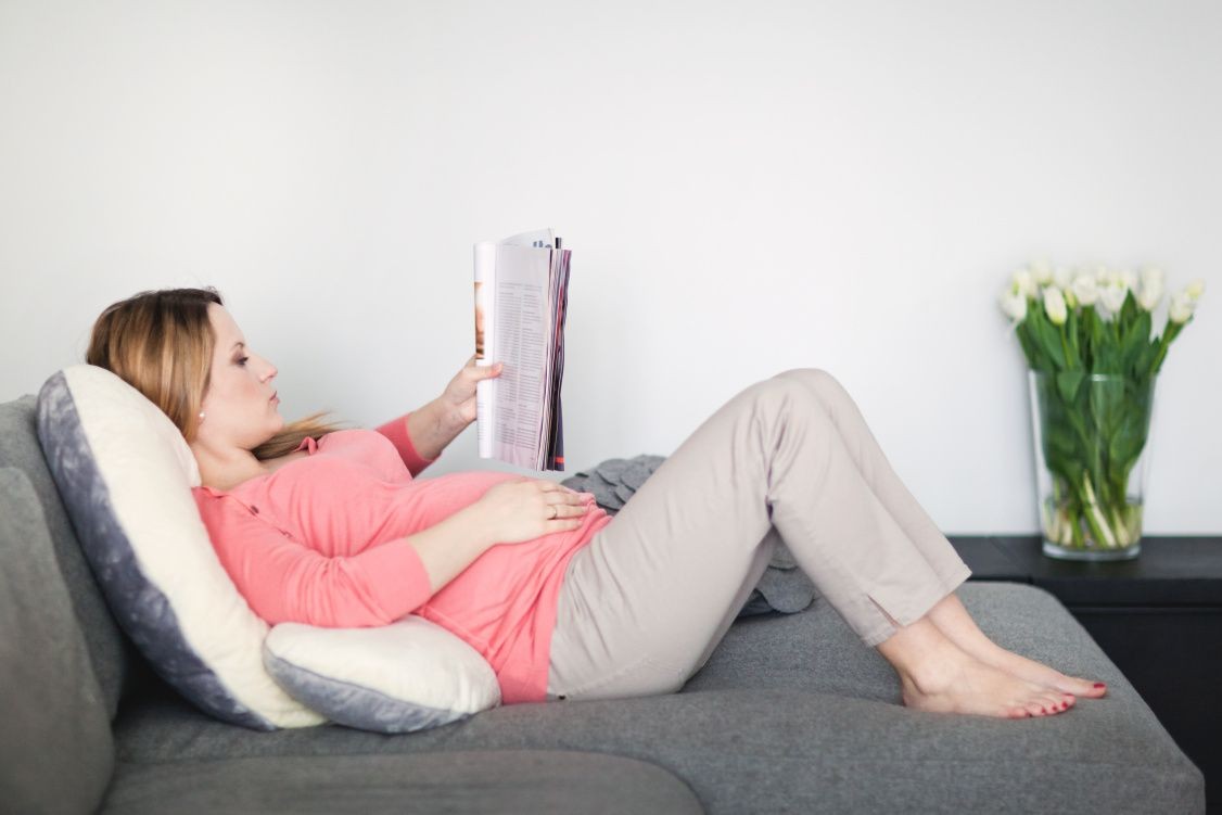 Poofi, poduszka dla kobiet w ciąży 9 miesięcy melanżowo-granatowa